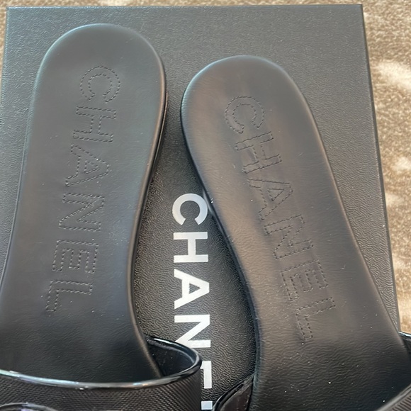 Chanel slides - Picture 2 of 8